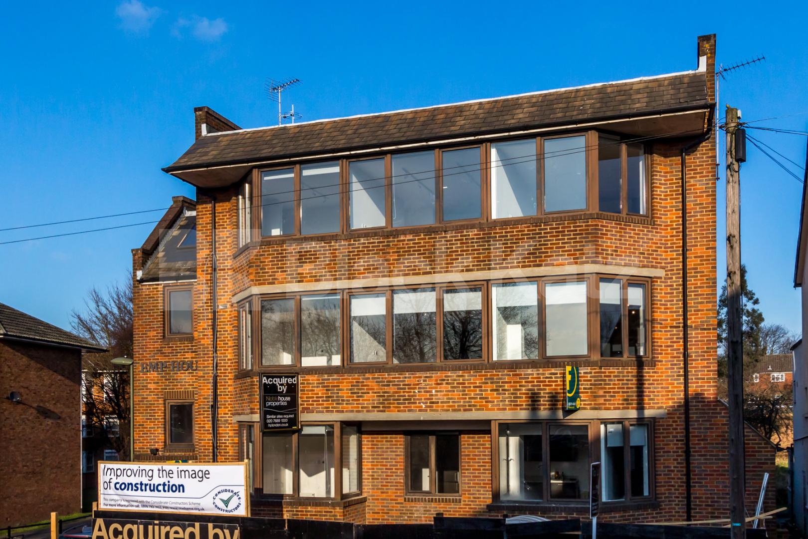 			PRICE REDUCTION, 2 Bedroom, 1 bath, 1 reception Apartment			 Pembroke, Muswell Hill